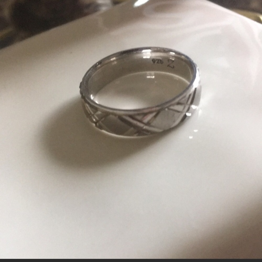 Men’s engagement ring size 10